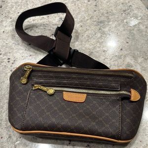 HOT SALE Rioni waist bag LIKE NEW